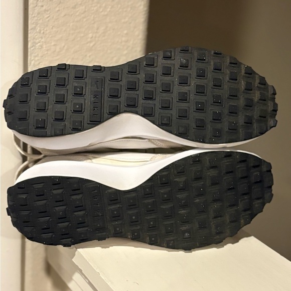 Nike Waffle Debut Shoes Womens Size 8.5 White Black Waffle Sole Suede DH9523-100 - Picture 8 of 11